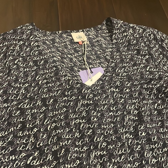 CAbi Te Amo Blouse - Picture 7 of 8